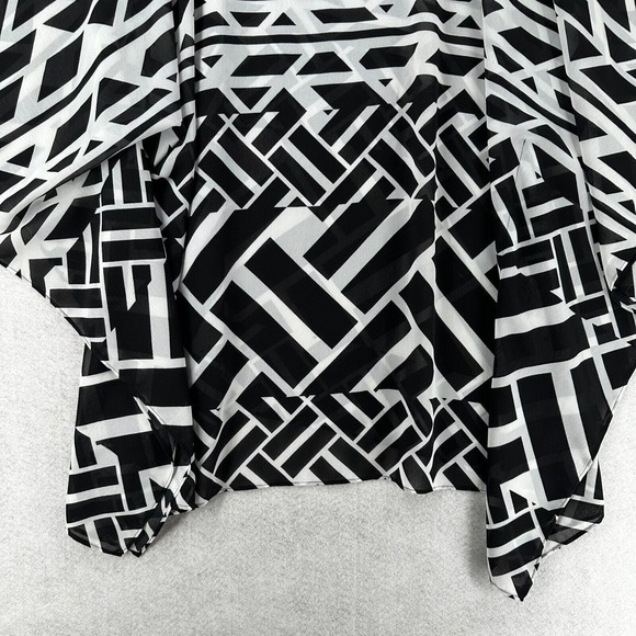 Catherines Plus Poncho Top Shirt Womens 0X/1X Blouse Short Sleeve Boho - Picture 8 of 15